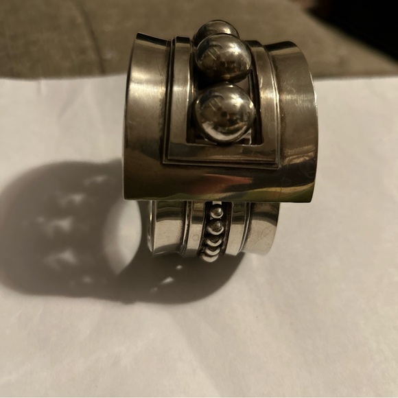Sterling Whorl Clamper ( cuff) In the manner of Margo de Taxo - Picture 4 of 9